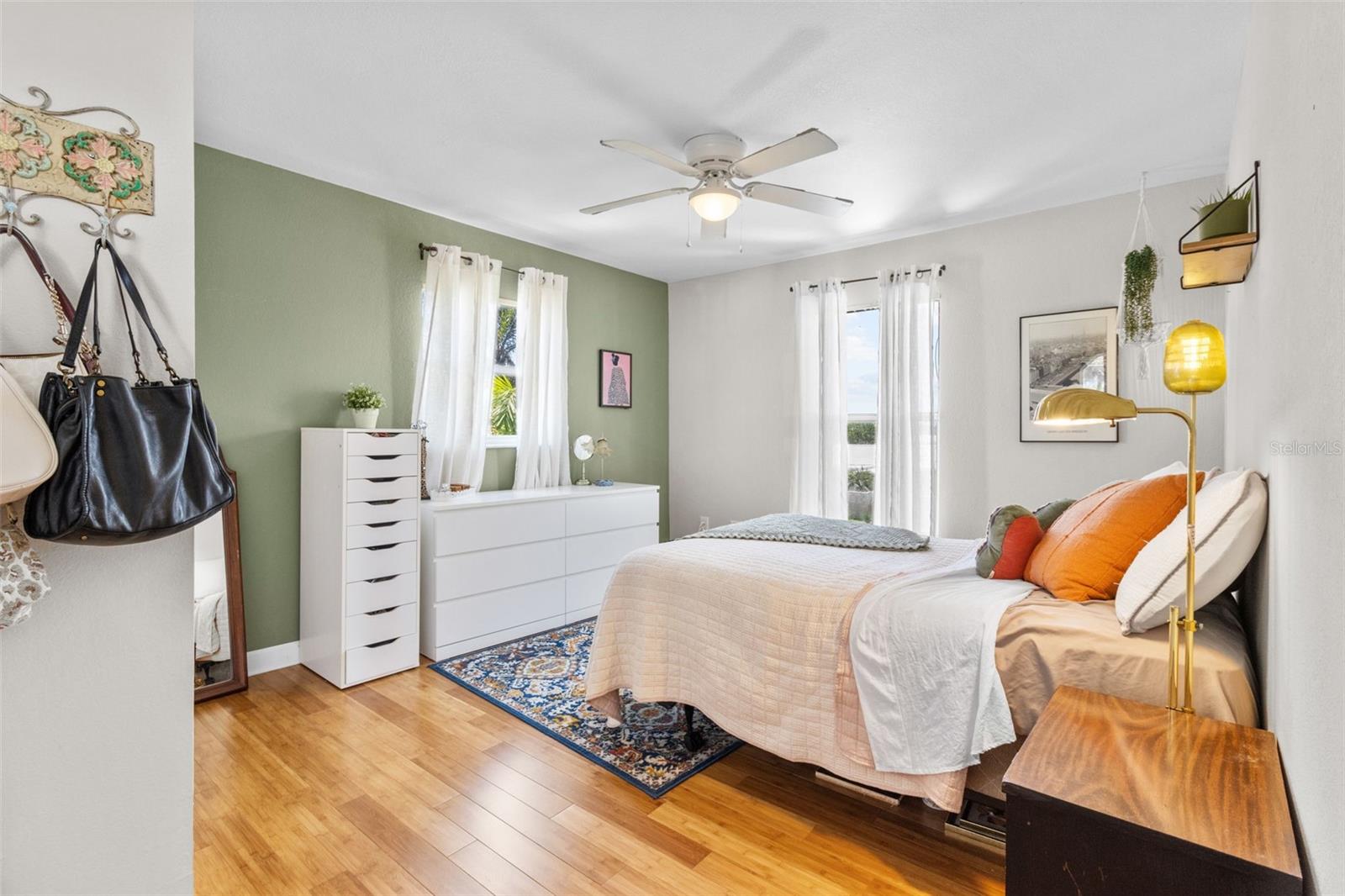 CAUSEWAY ISLES - Residential Income