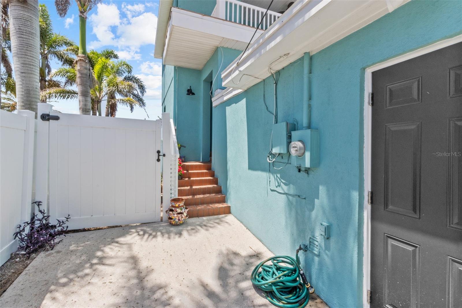 CAUSEWAY ISLES - Residential Income