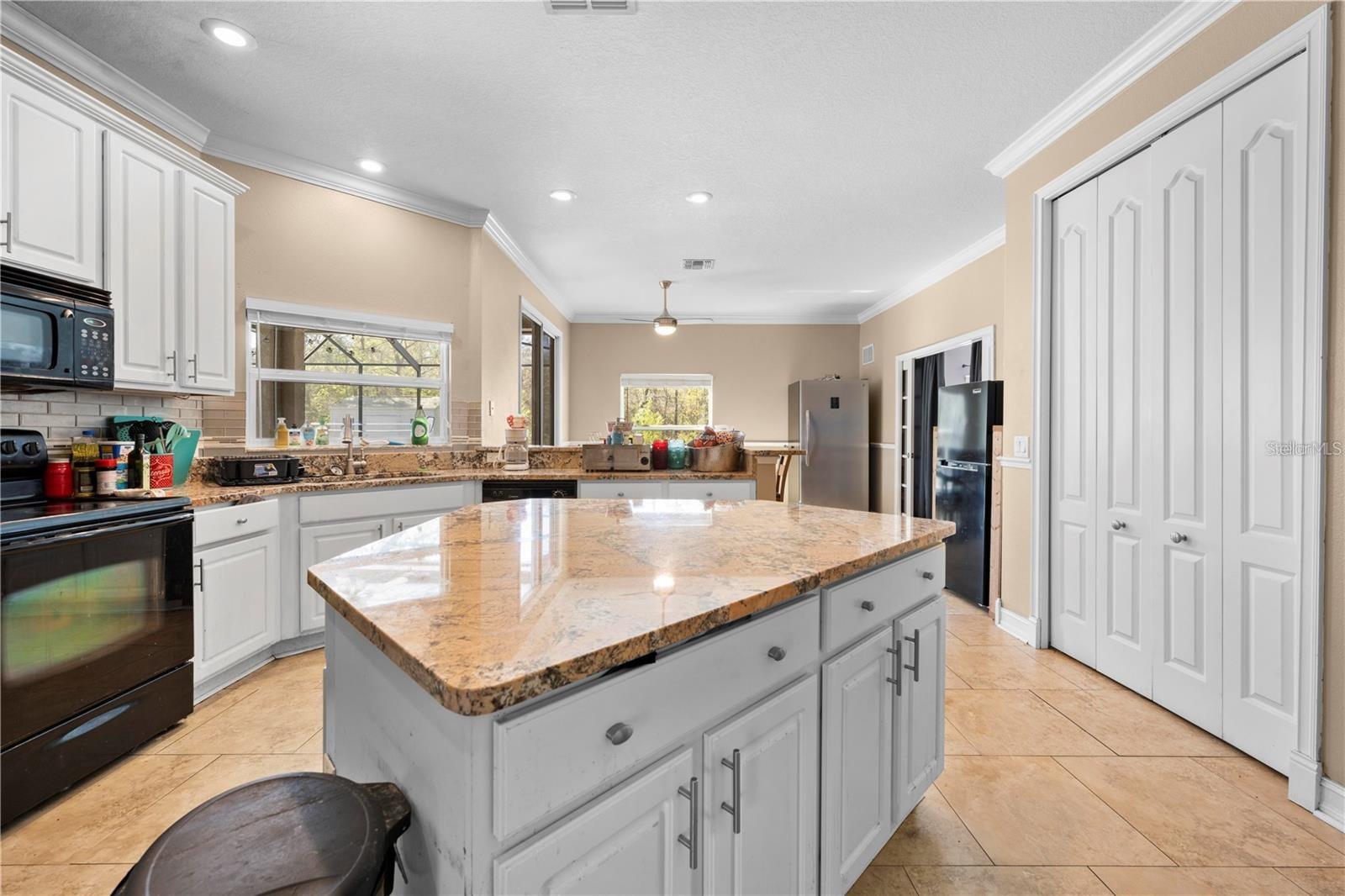 ROYAL HIGHLANDS - Residential