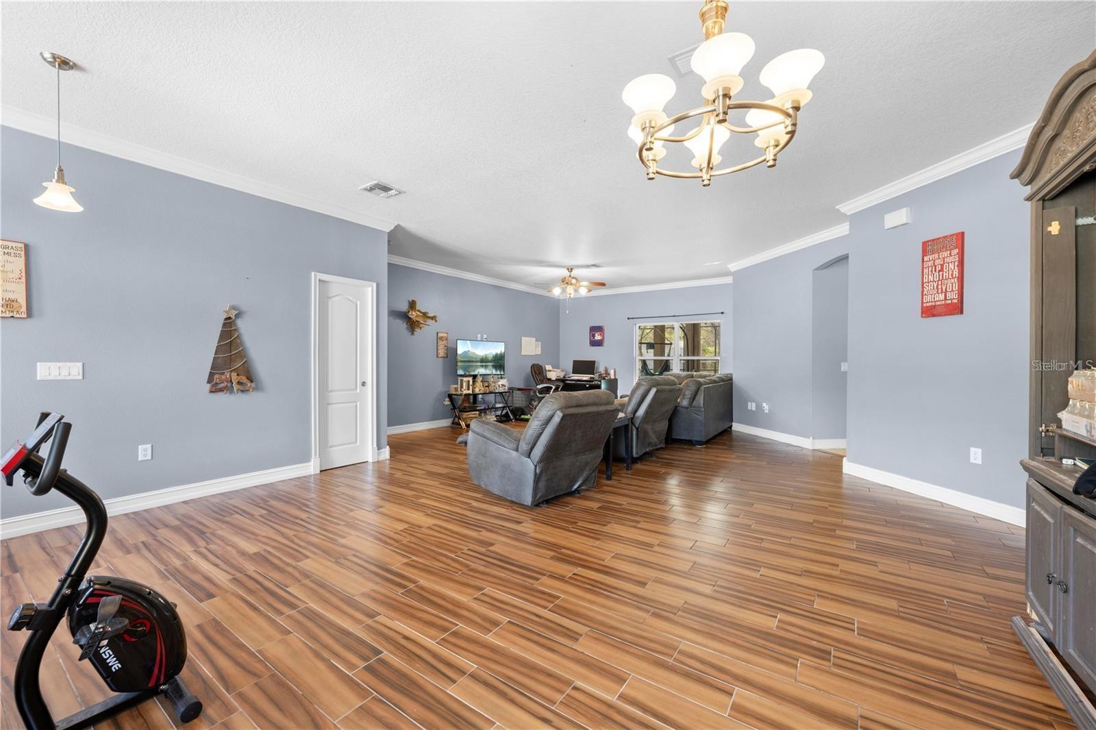 ROYAL HIGHLANDS - Residential