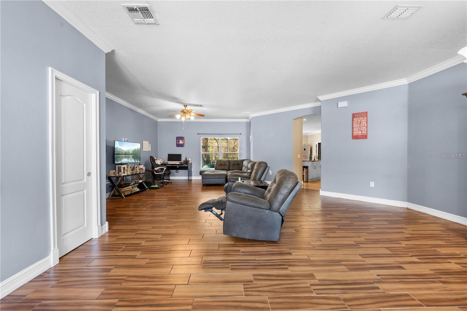 ROYAL HIGHLANDS - Residential