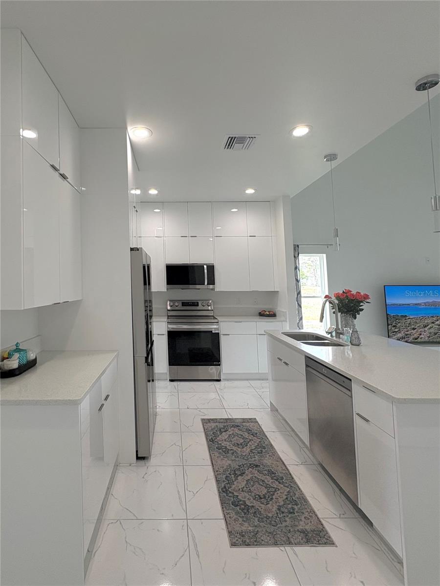 7044 BRICKELL COURT