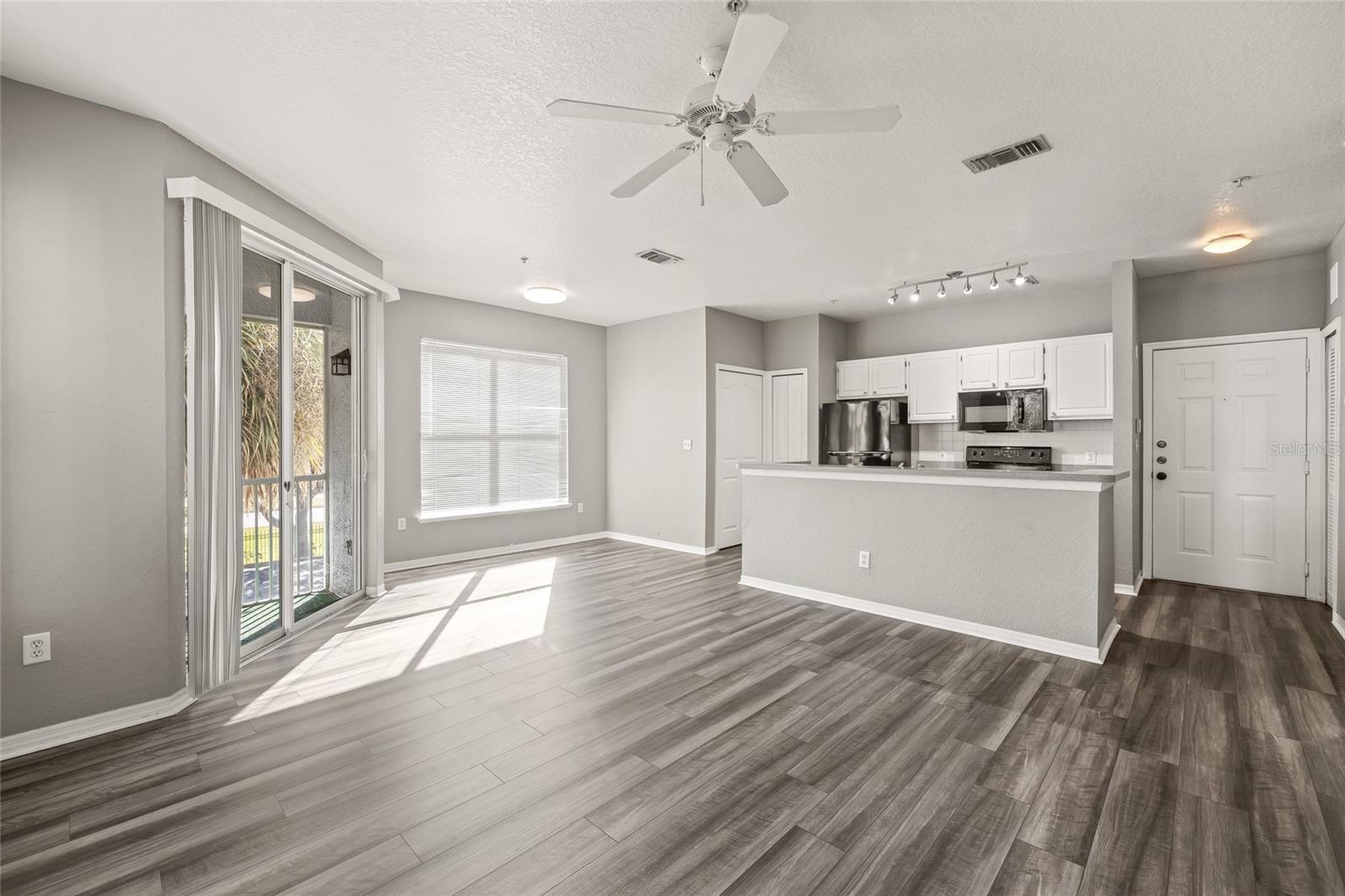 ALLEGRO PALM A CONDO - Residential Lease