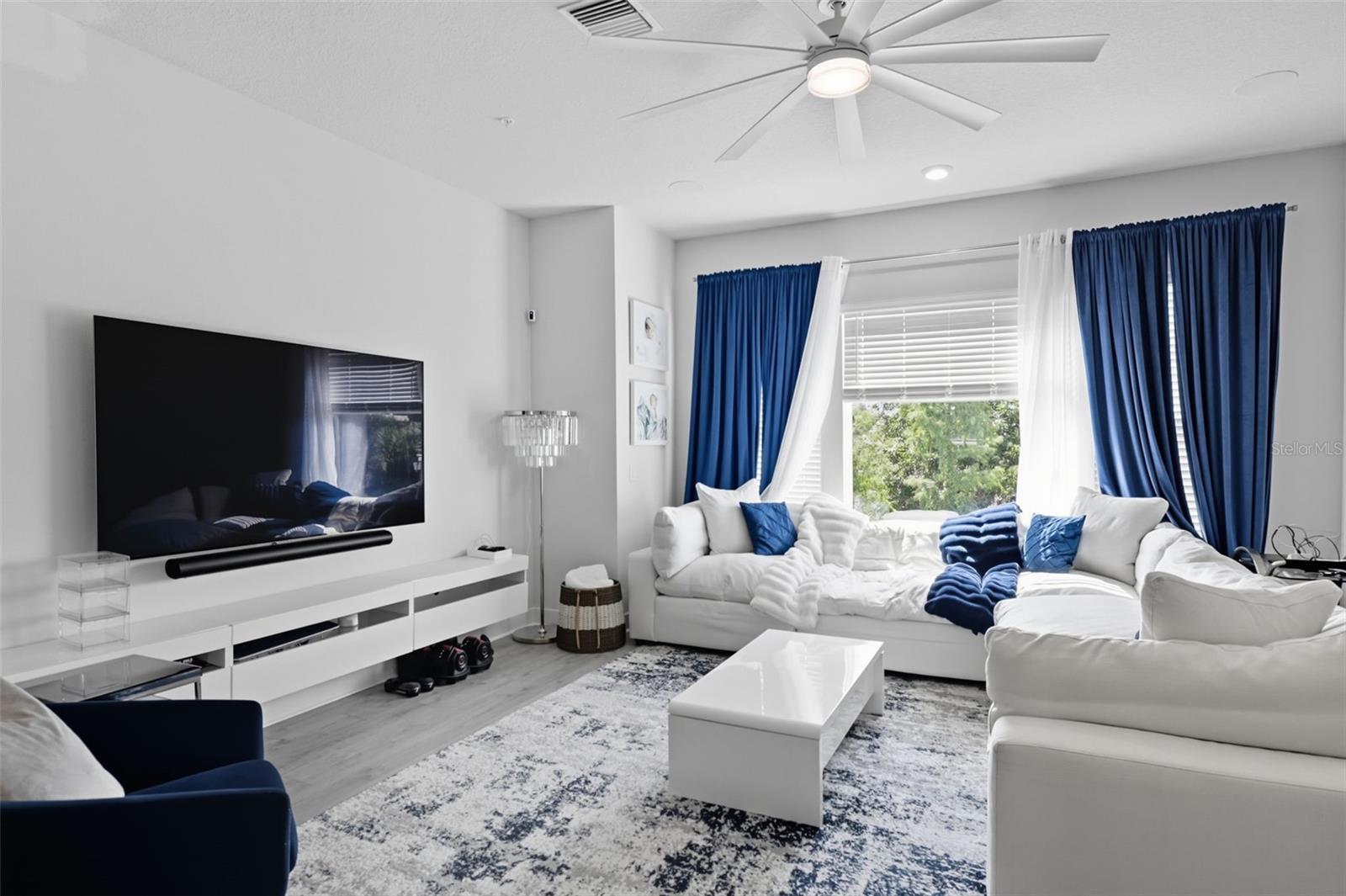 WESTSHORE VILLAGE TWNHMS - Residential