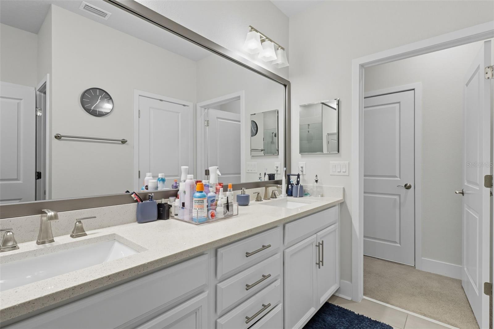 WESTSHORE VILLAGE TWNHMS - Residential