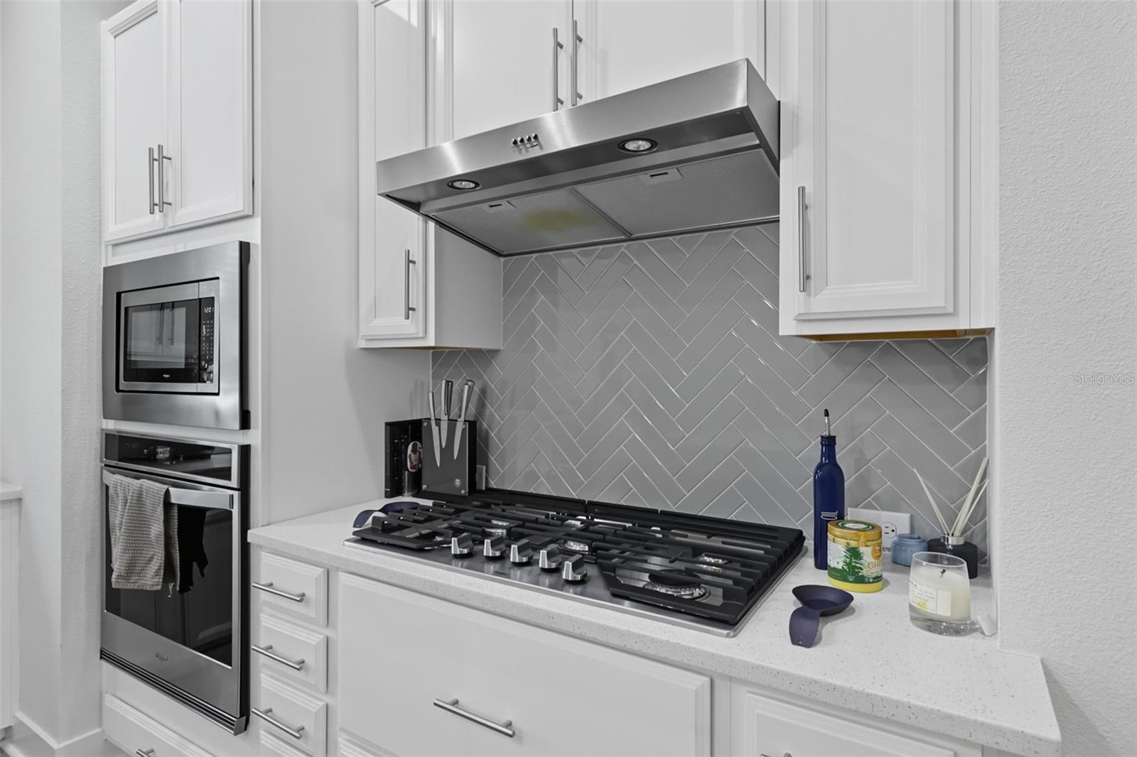 WESTSHORE VILLAGE TWNHMS - Residential