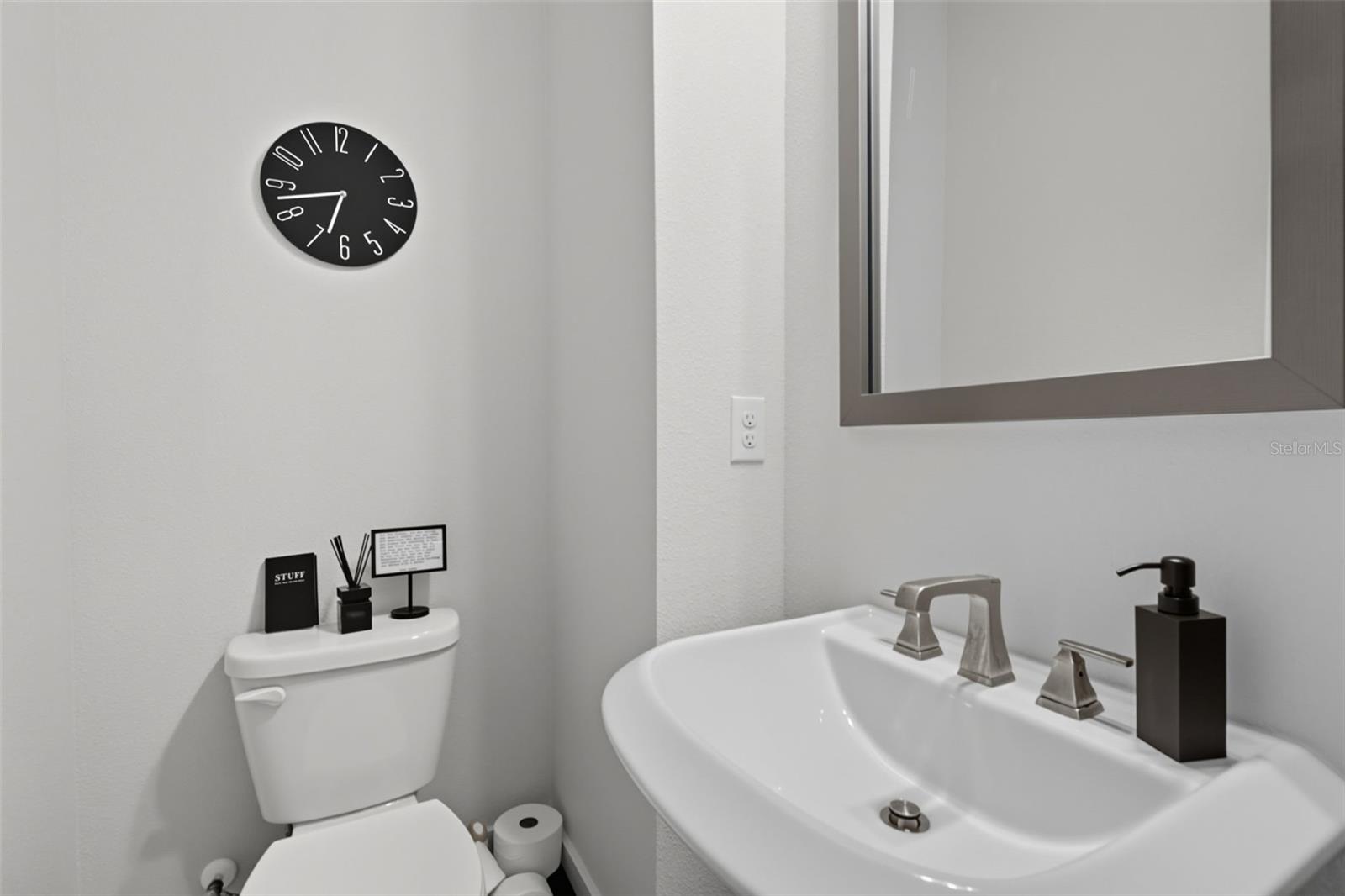 WESTSHORE VILLAGE TWNHMS - Residential