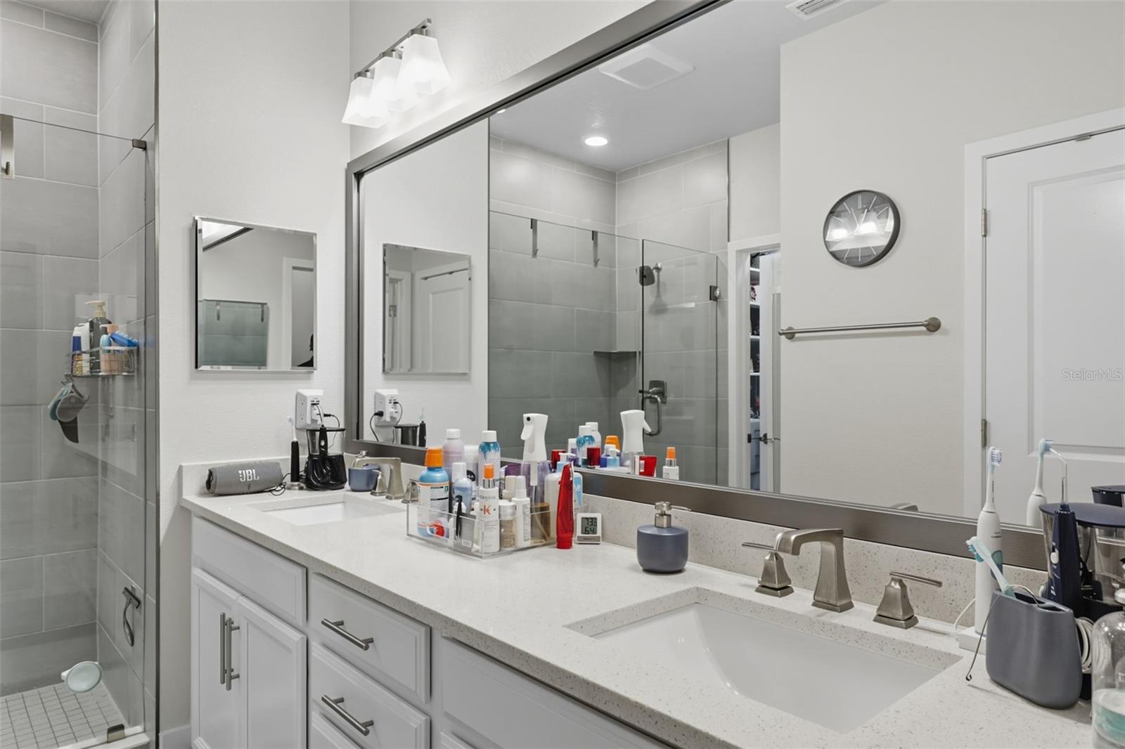 WESTSHORE VILLAGE TWNHMS - Residential
