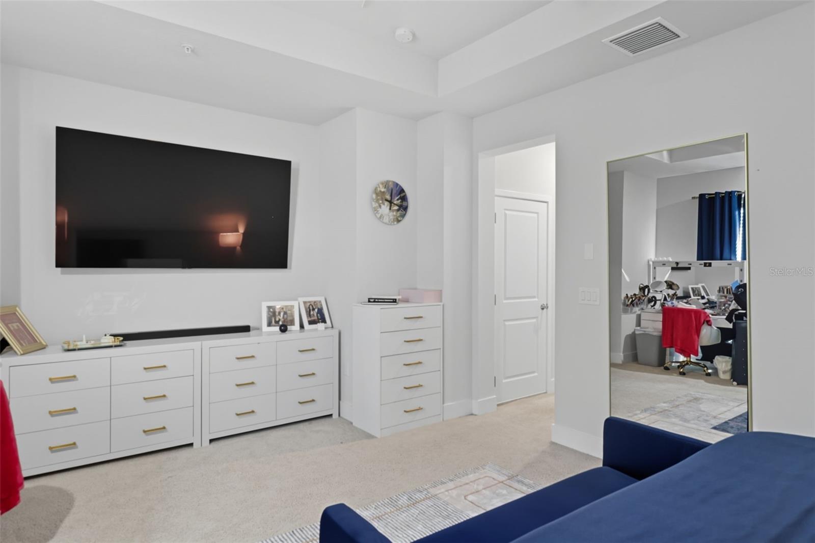 WESTSHORE VILLAGE TWNHMS - Residential