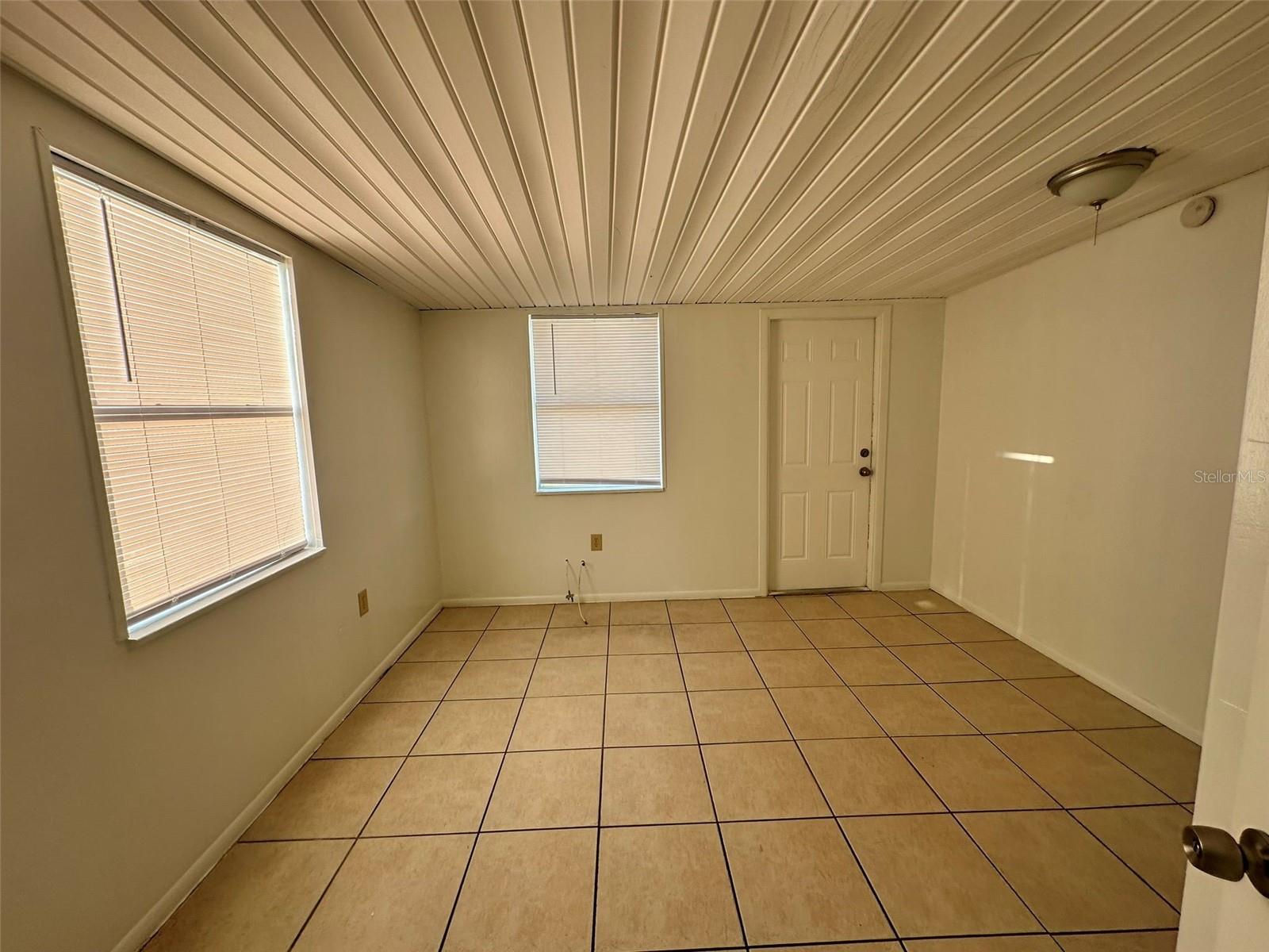 PORT CHARLOTTE SUB 03 - Residential Lease