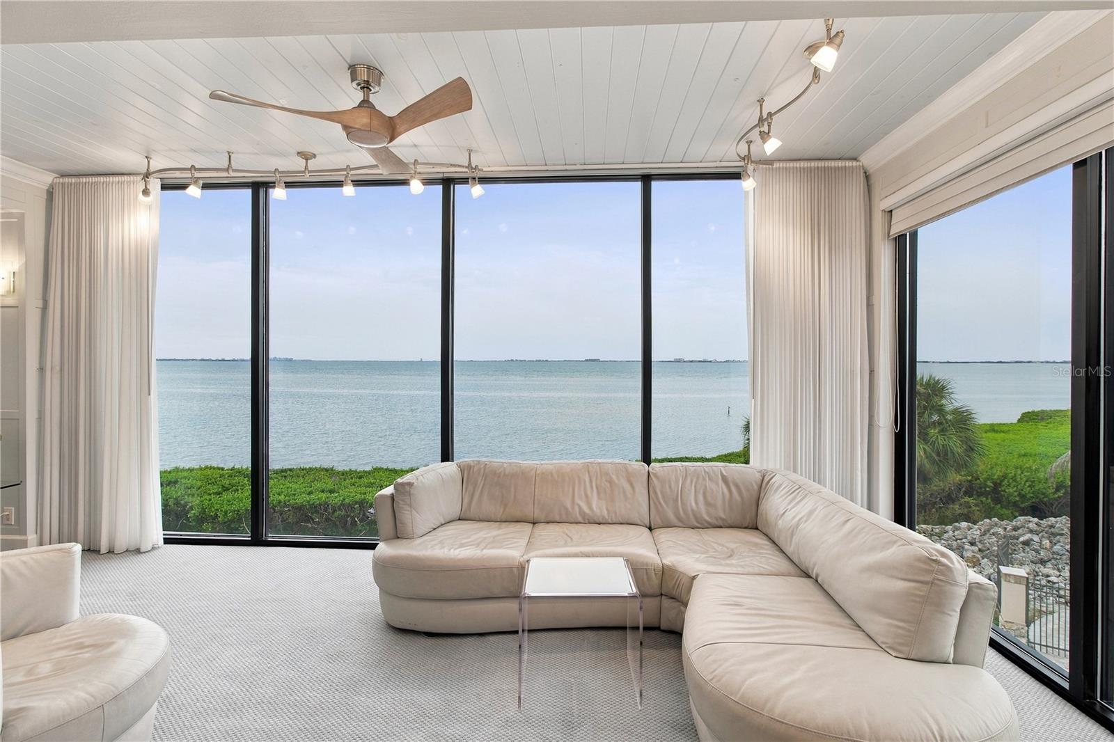 4565 BAY CLUB DRIVE 27