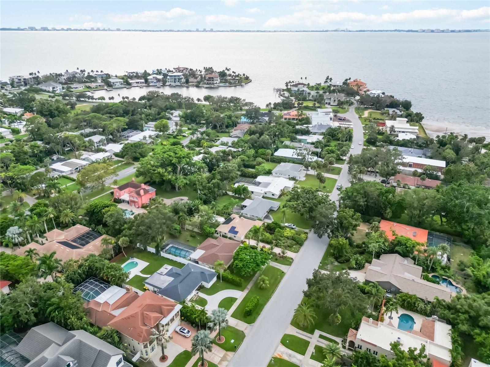 SAPPHIRE SHORES - Residential