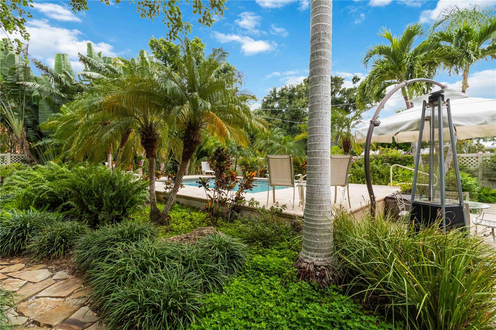 SAPPHIRE SHORES - Residential