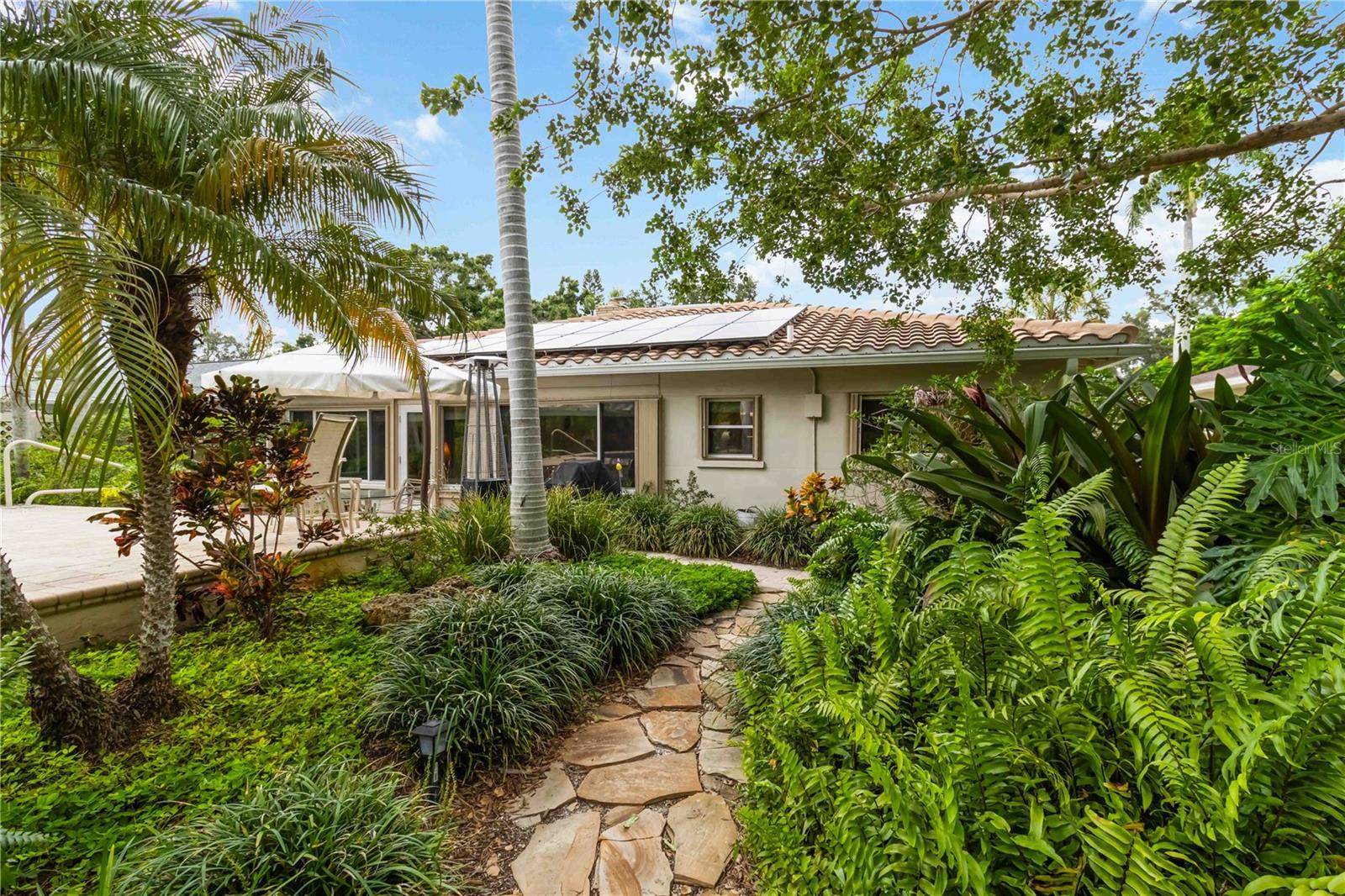 SAPPHIRE SHORES - Residential
