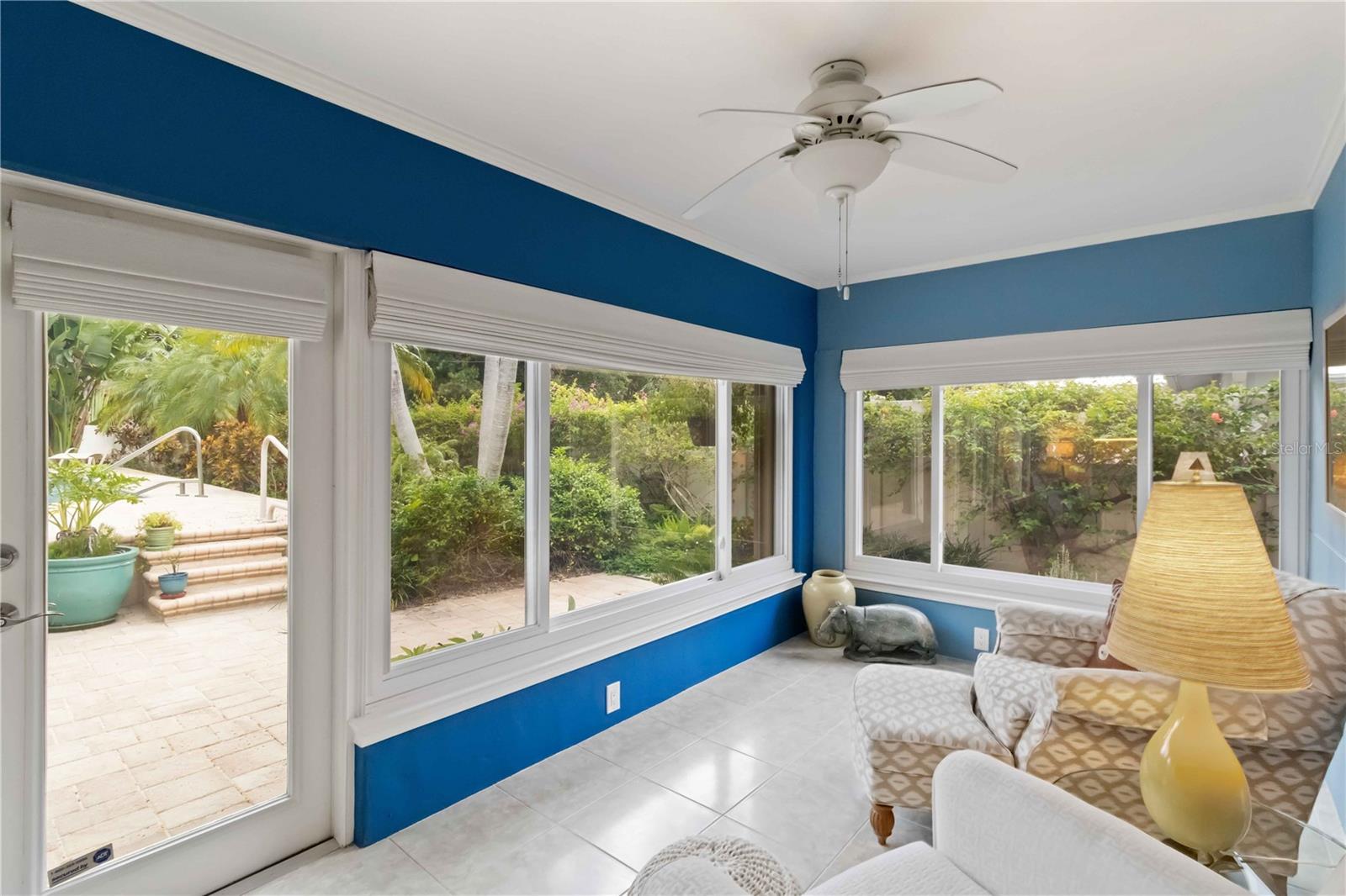 SAPPHIRE SHORES - Residential