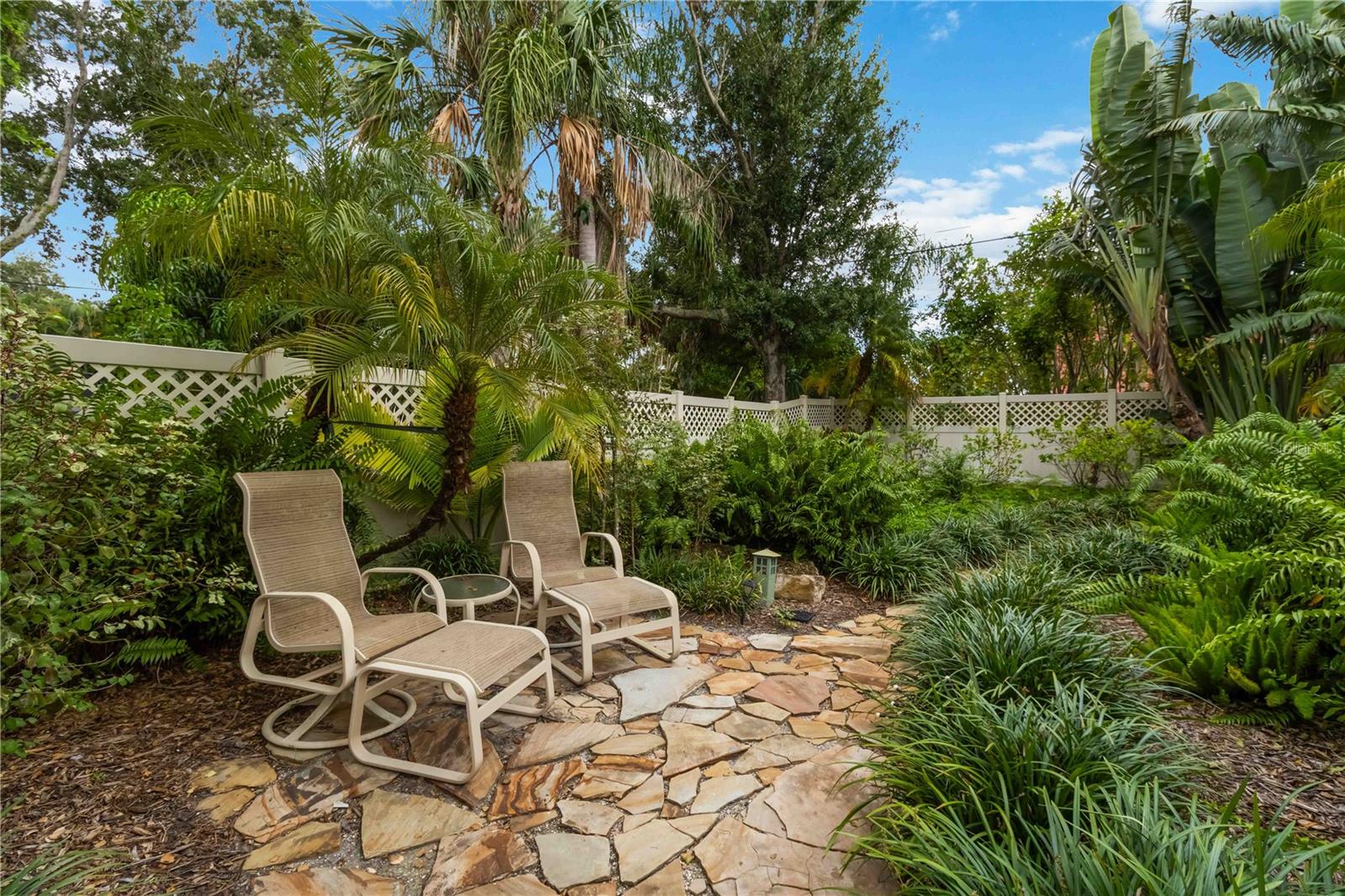 SAPPHIRE SHORES - Residential