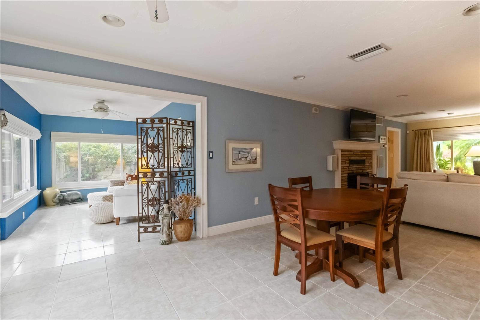 SAPPHIRE SHORES - Residential