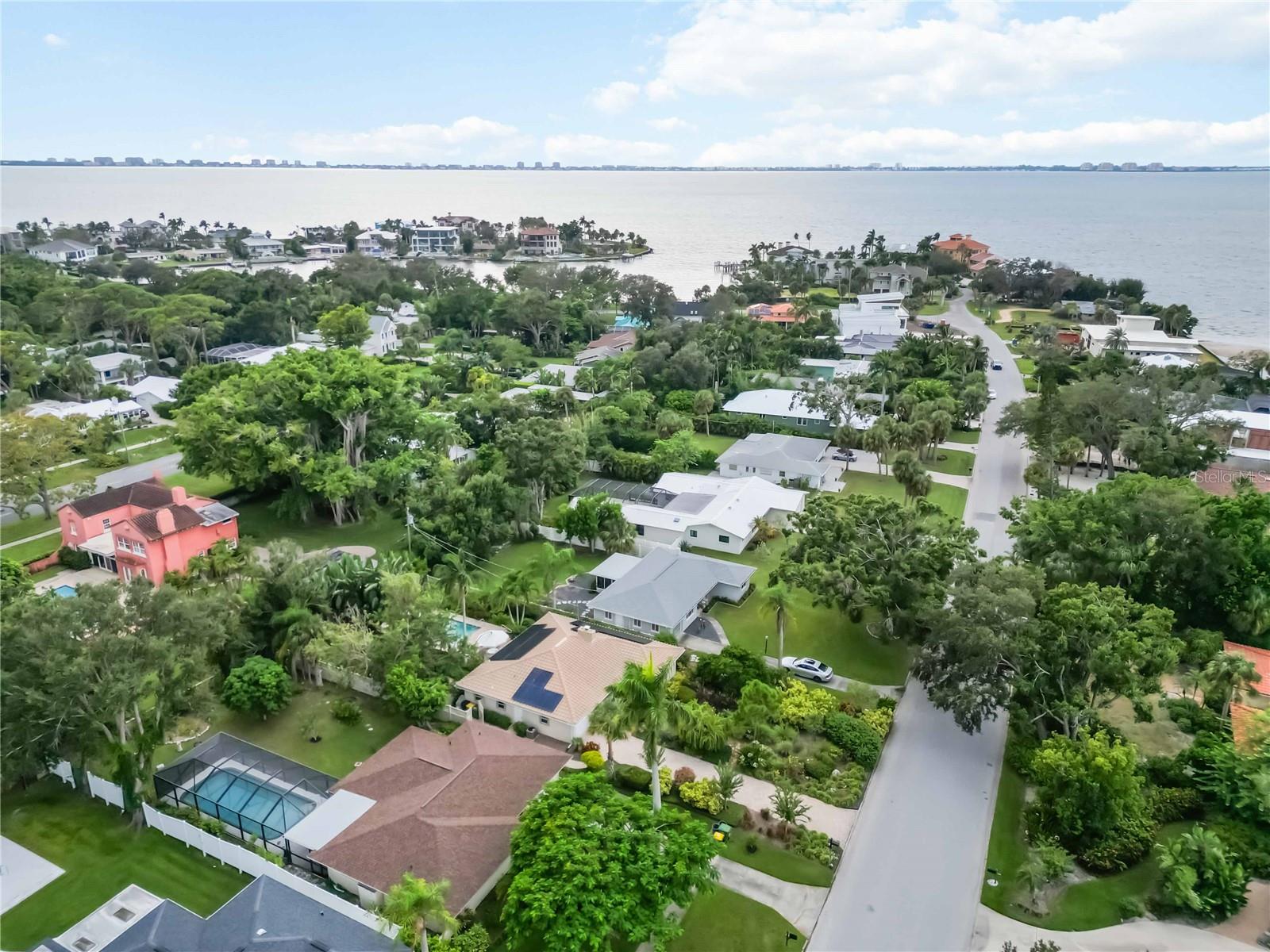 SAPPHIRE SHORES - Residential