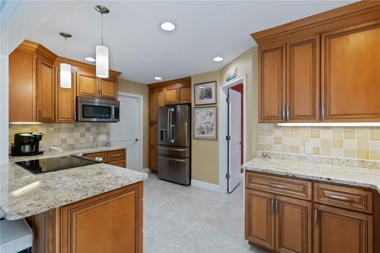 SAPPHIRE SHORES - Residential