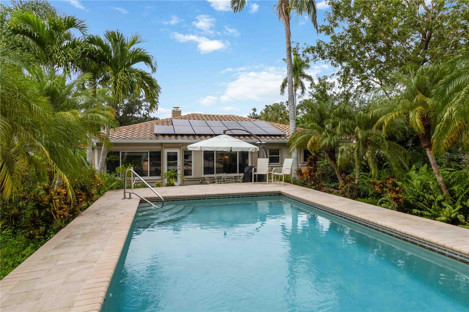 SAPPHIRE SHORES - Residential