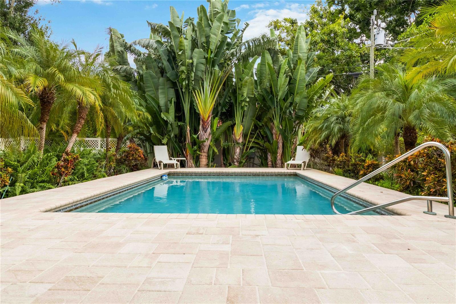 SAPPHIRE SHORES - Residential