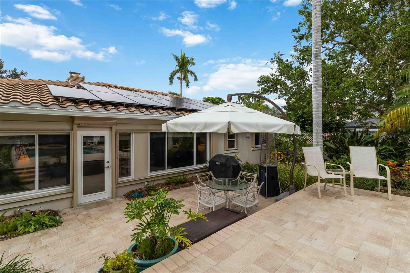 SAPPHIRE SHORES - Residential