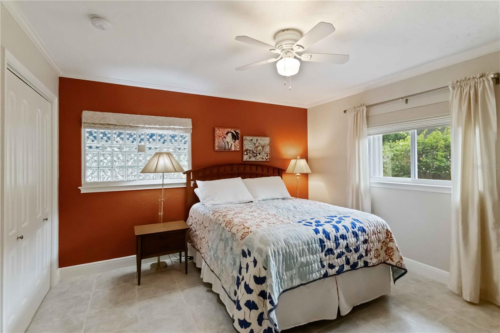 SAPPHIRE SHORES - Residential