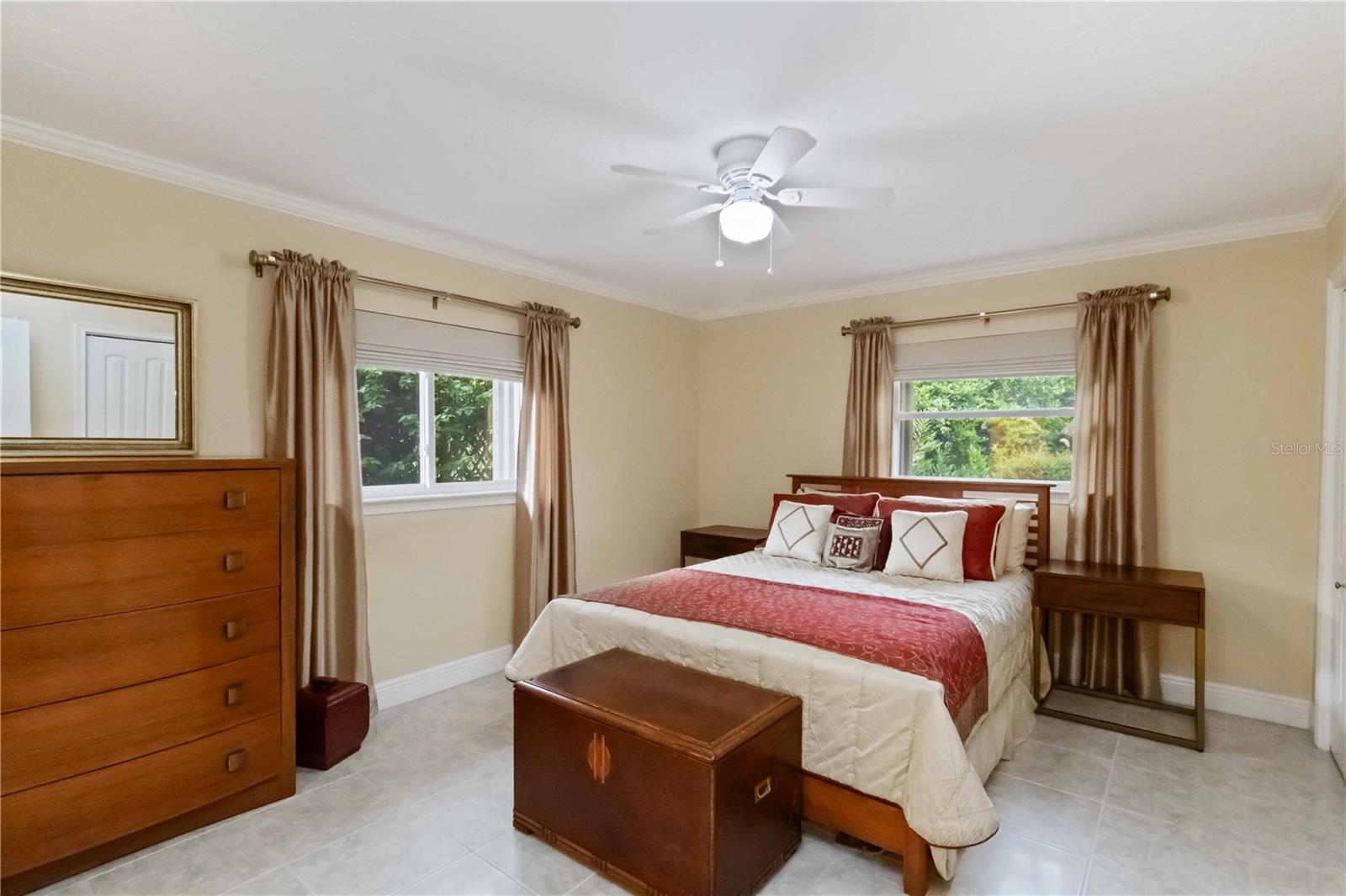 SAPPHIRE SHORES - Residential