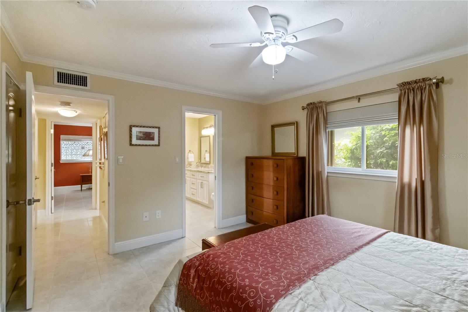 SAPPHIRE SHORES - Residential