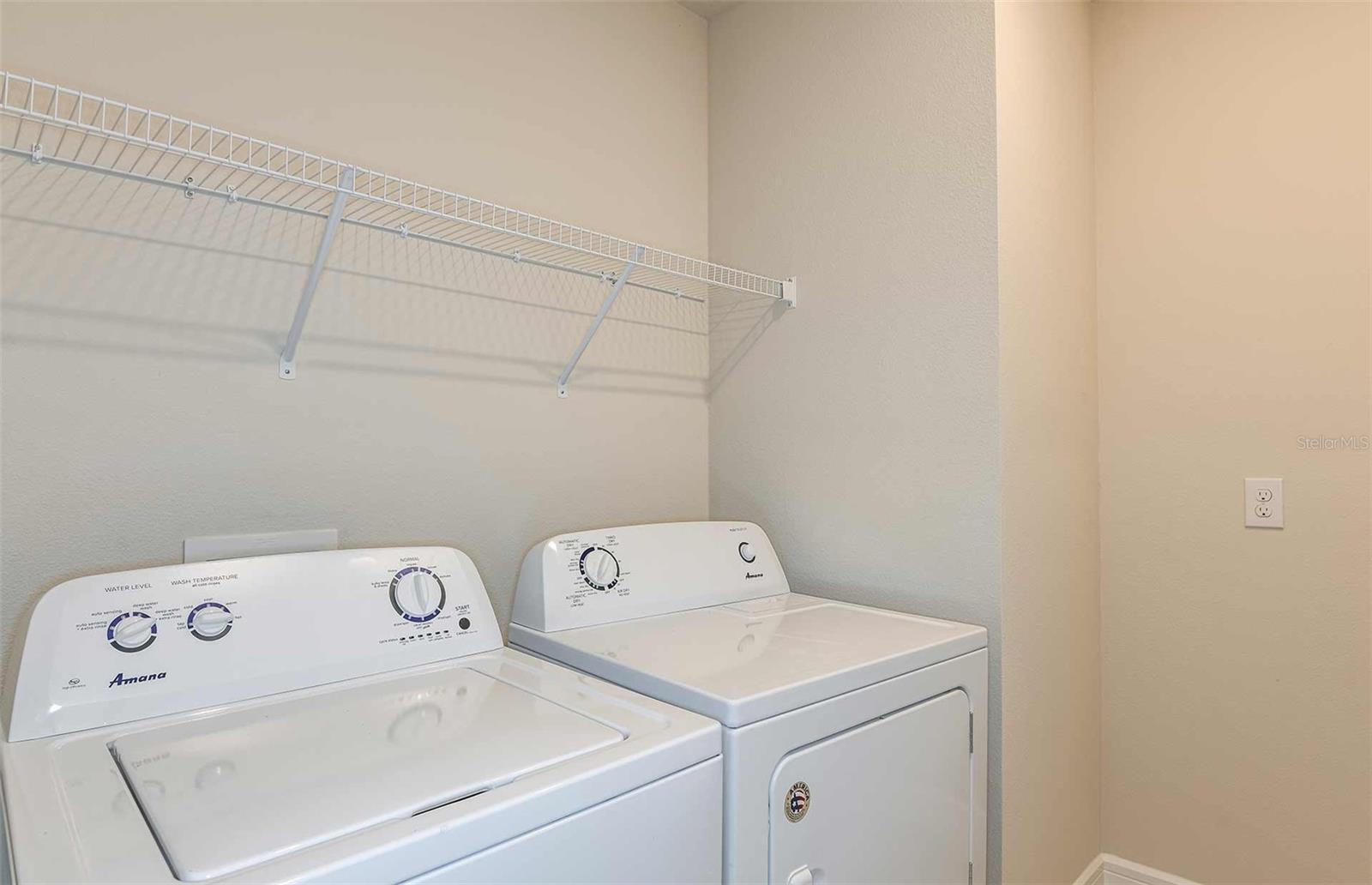 OAKFIELD LAKES - Residential