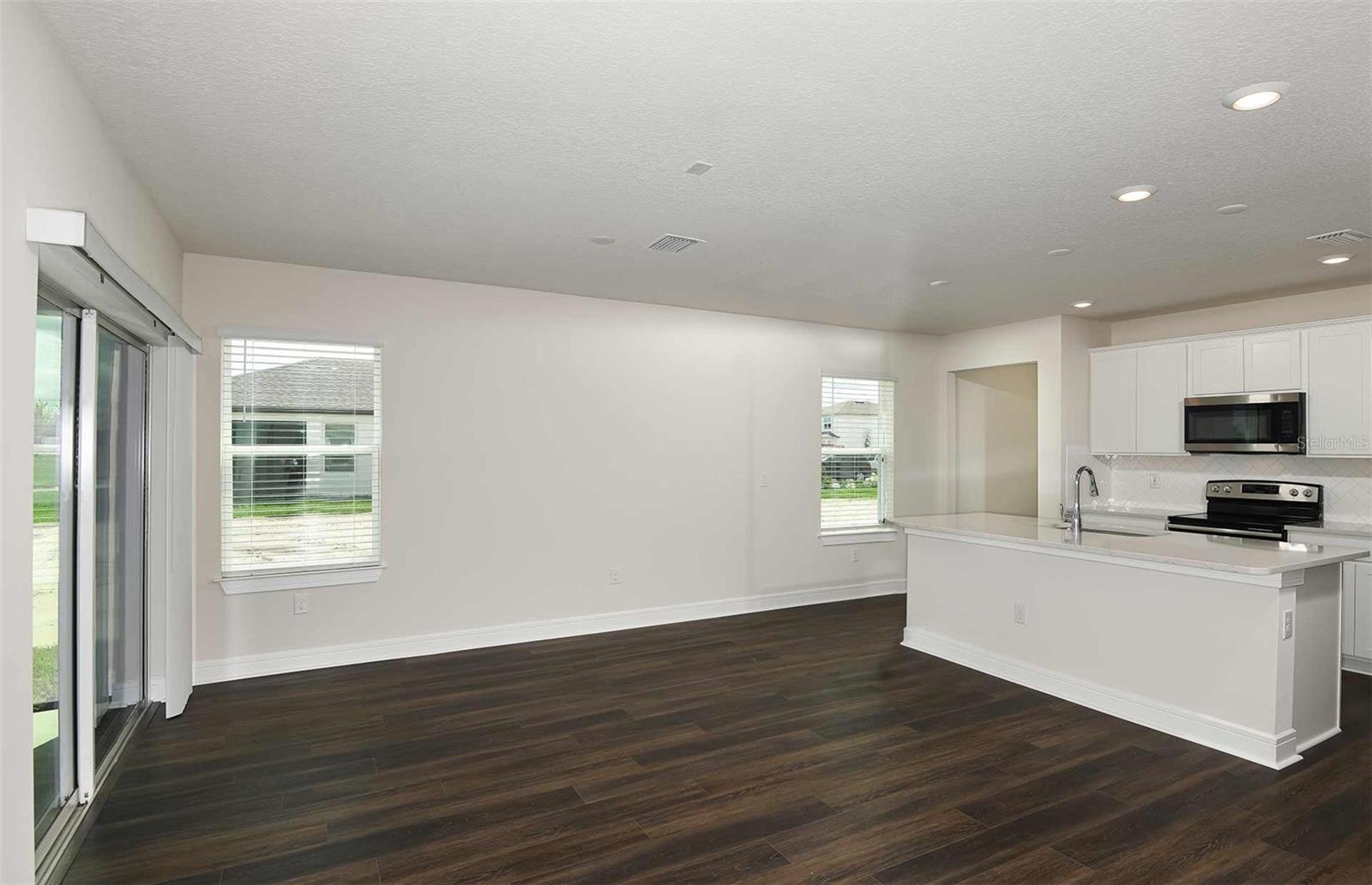 OAKFIELD LAKES - Residential