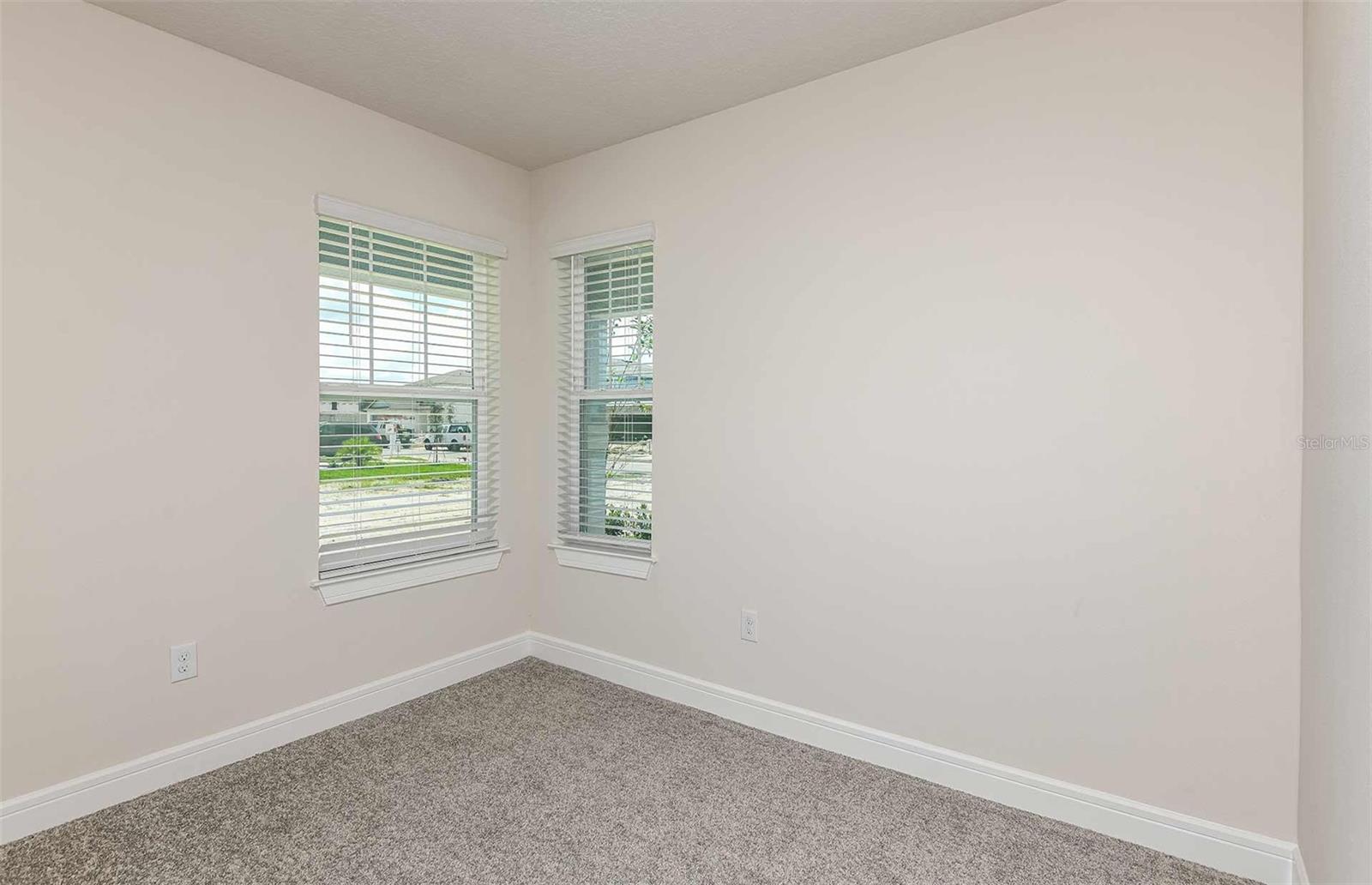 OAKFIELD LAKES - Residential