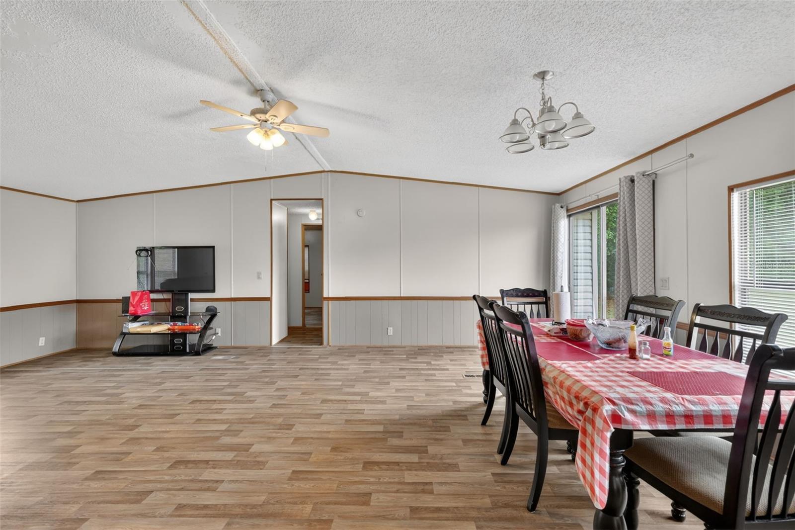 ROCK SPRINGS RDG PH V-8 - Residential