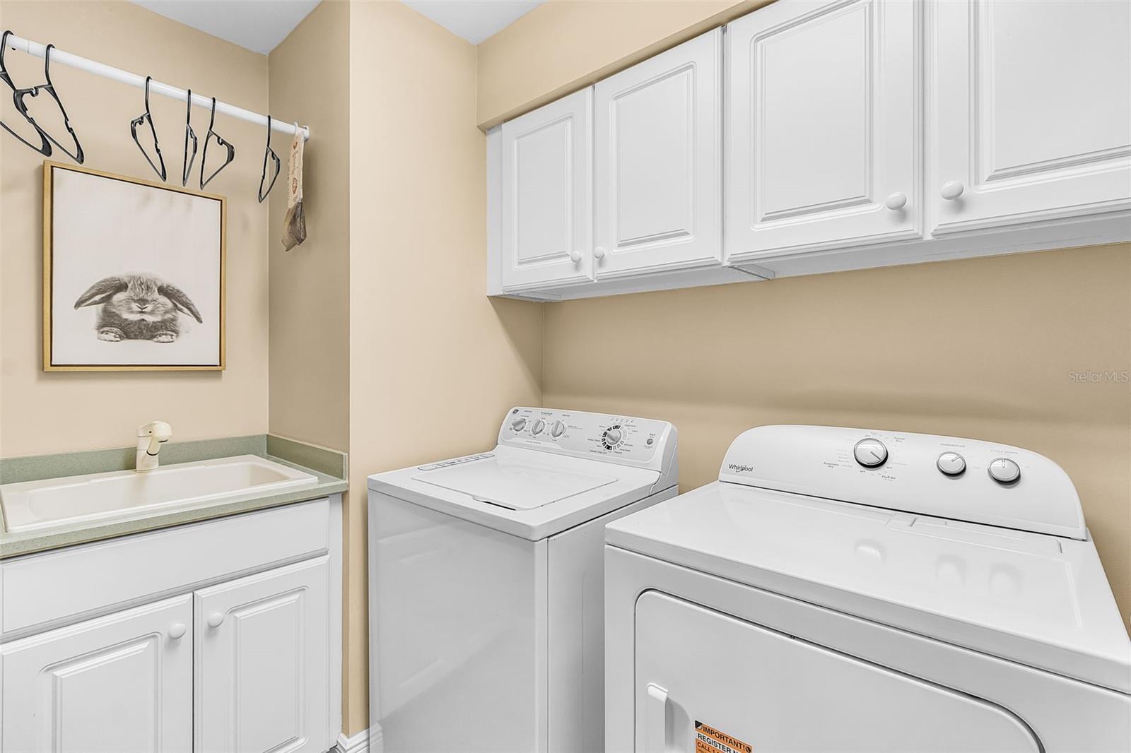 GRANDE ISLE TOWERS I & 02 PH I - Residential