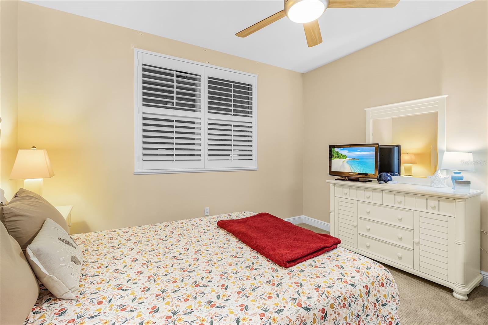 GRANDE ISLE TOWERS I & 02 PH I - Residential