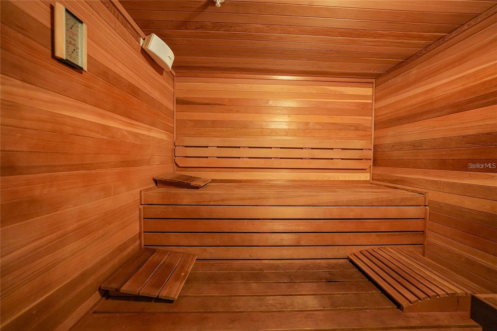 GRANDE ISLE TOWERS I & 02 PH I - Residential