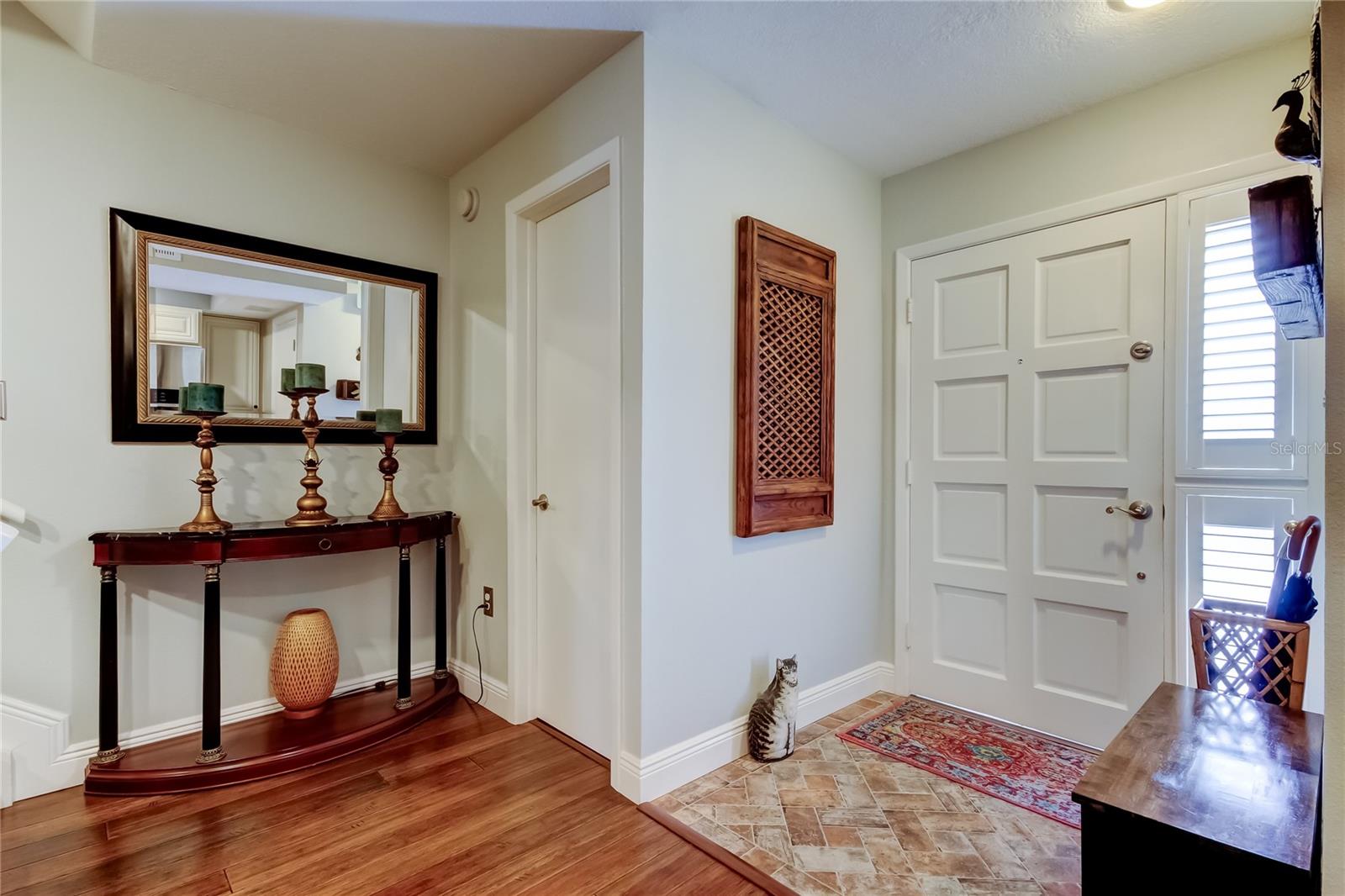 SOUTH PAULA POINT CONDO - Residential