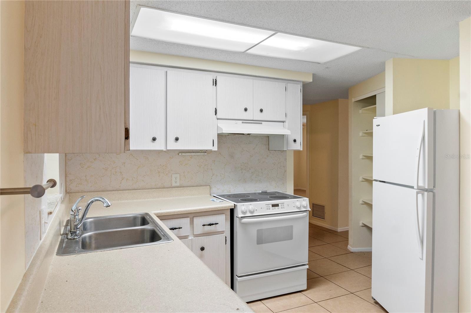 SOUTH VENICE - Residential