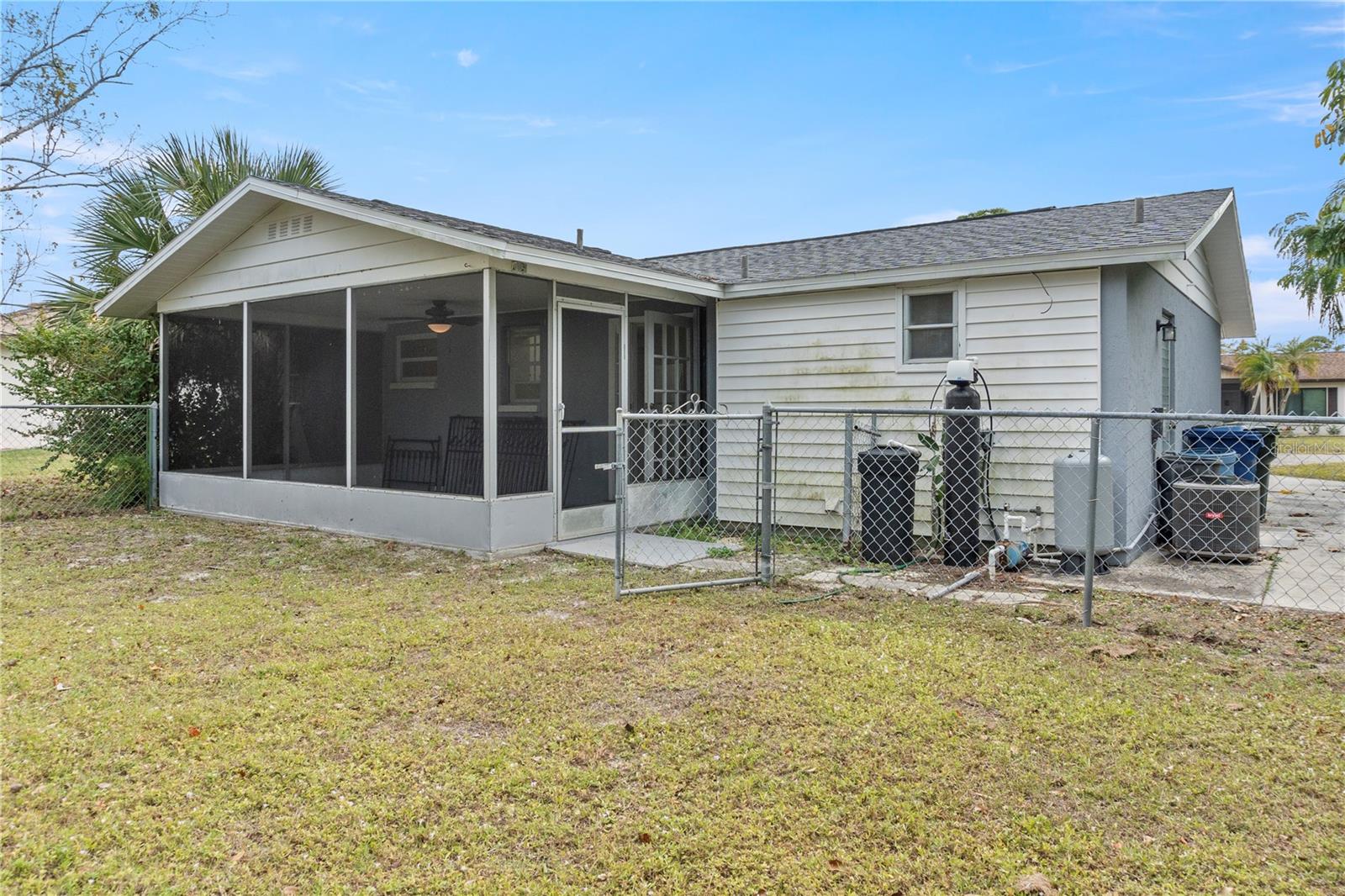 SOUTH VENICE - Residential