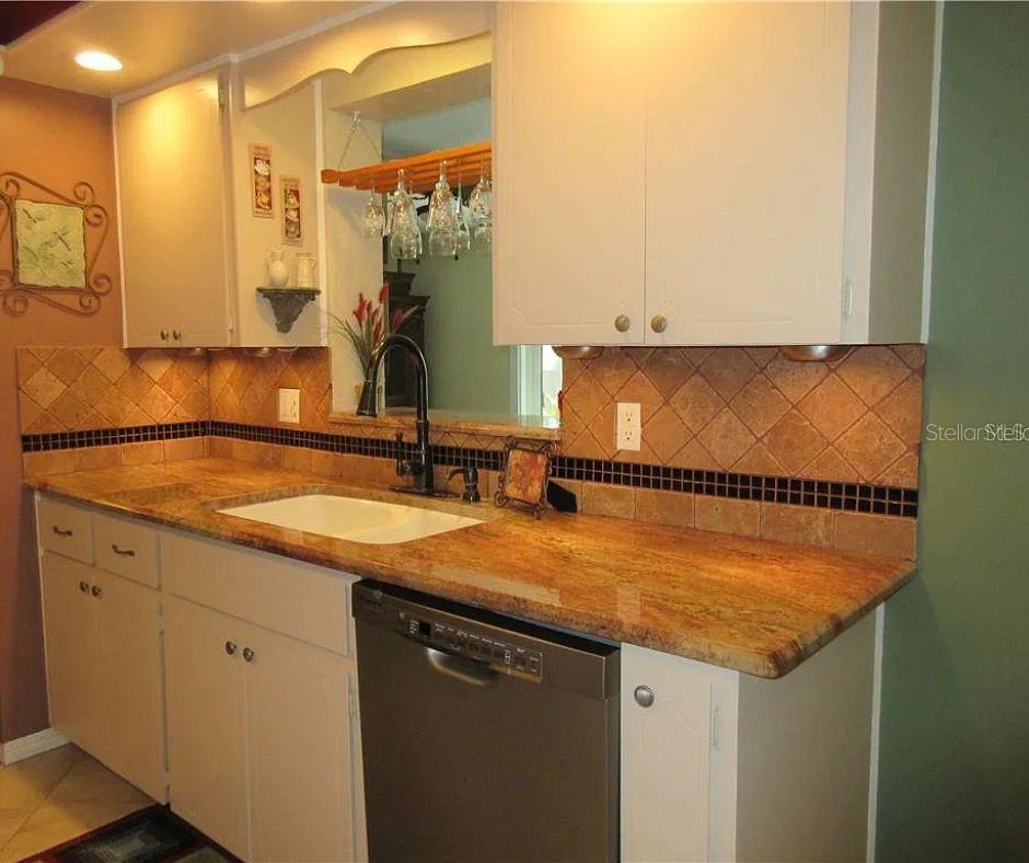 TROPIC HILLS - Residential Lease