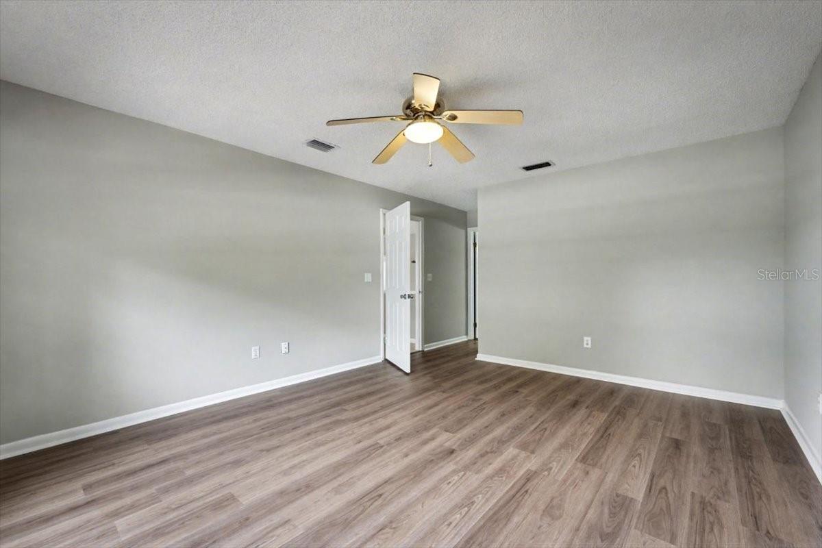 MC NARY RIVER LTS 08 & 08 01/2 ORMOND - Residential