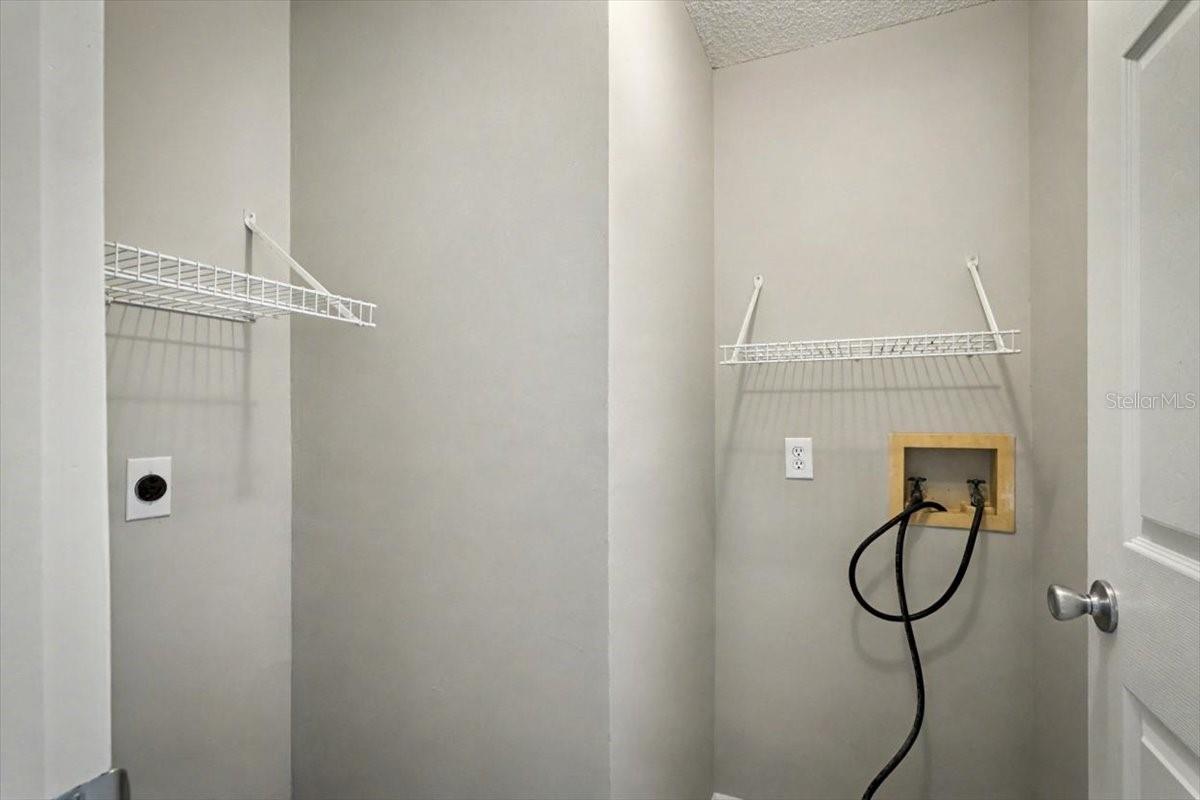 MC NARY RIVER LTS 08 & 08 01/2 ORMOND - Residential