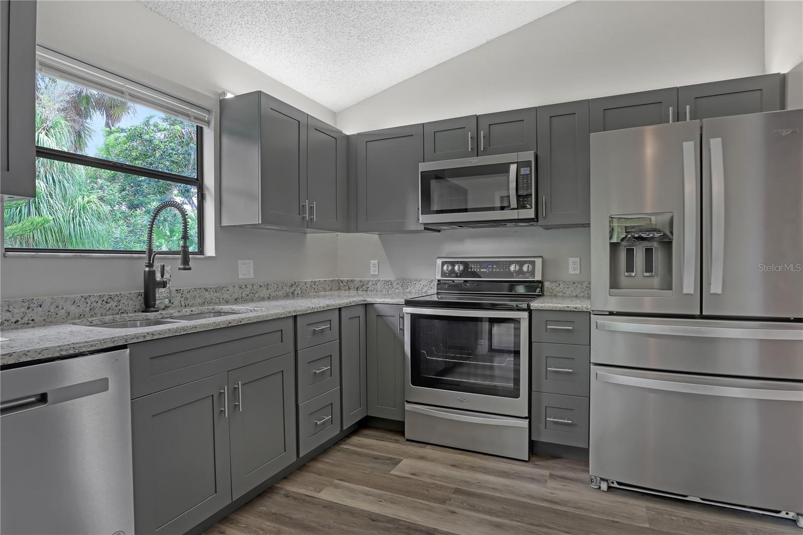 PINE ISLAND PH 02 - Residential