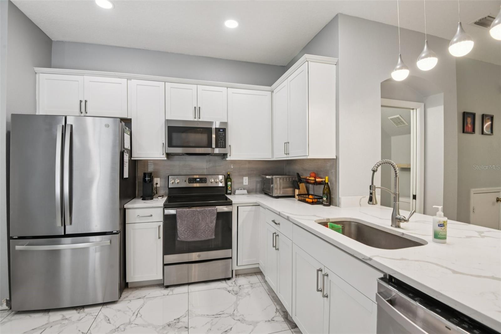 LAKE POINTE AT COUNTRYSIDE - Residential