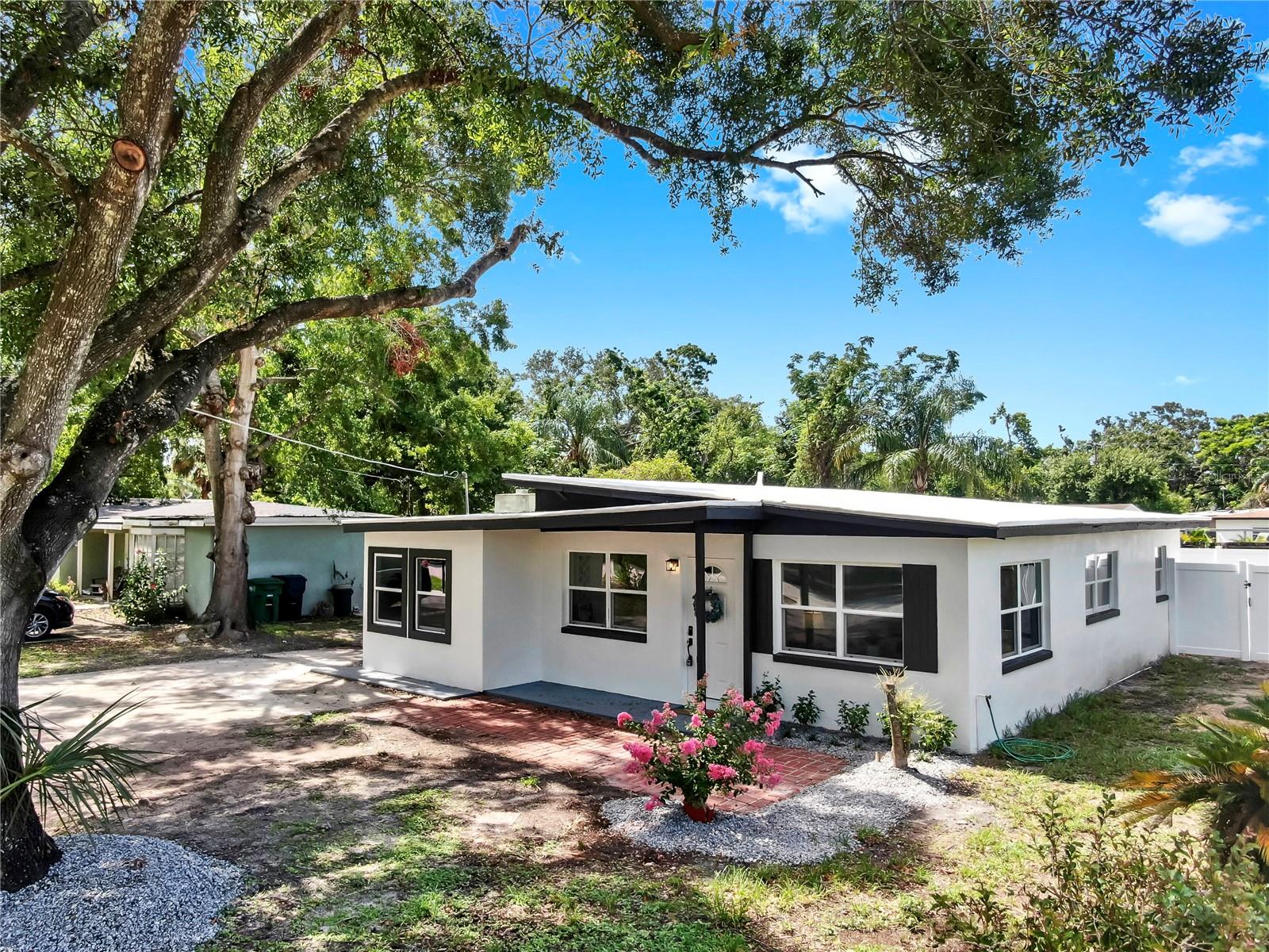 4112 W LAWN AVENUE