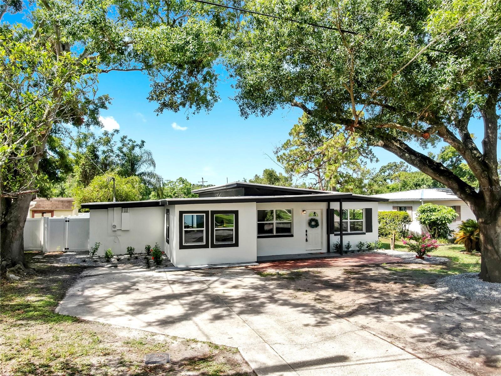 4112 W LAWN AVENUE