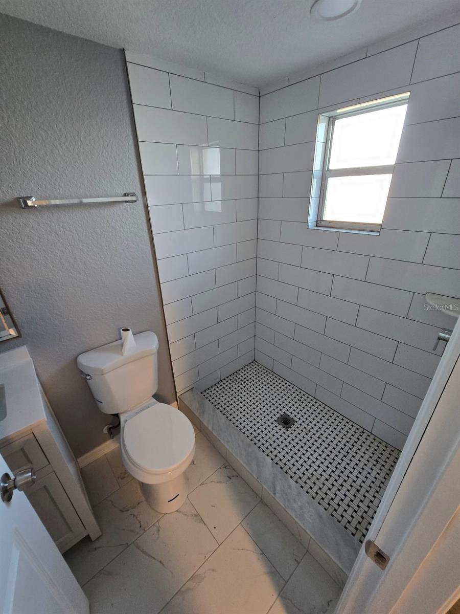 HUDSON BEACH ESTATES - Residential Lease