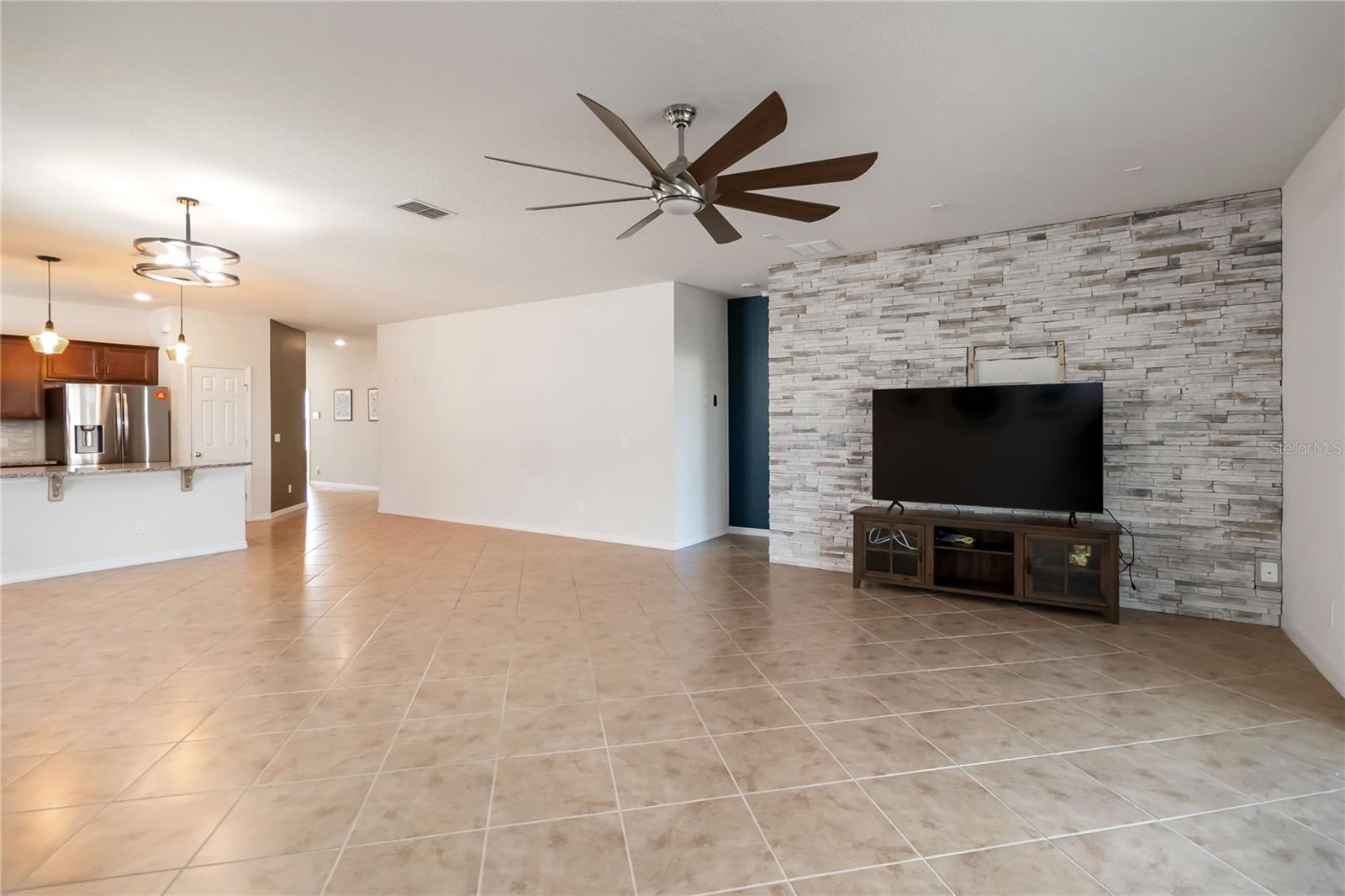 LIVE OAK LAKE PH 1 - Residential