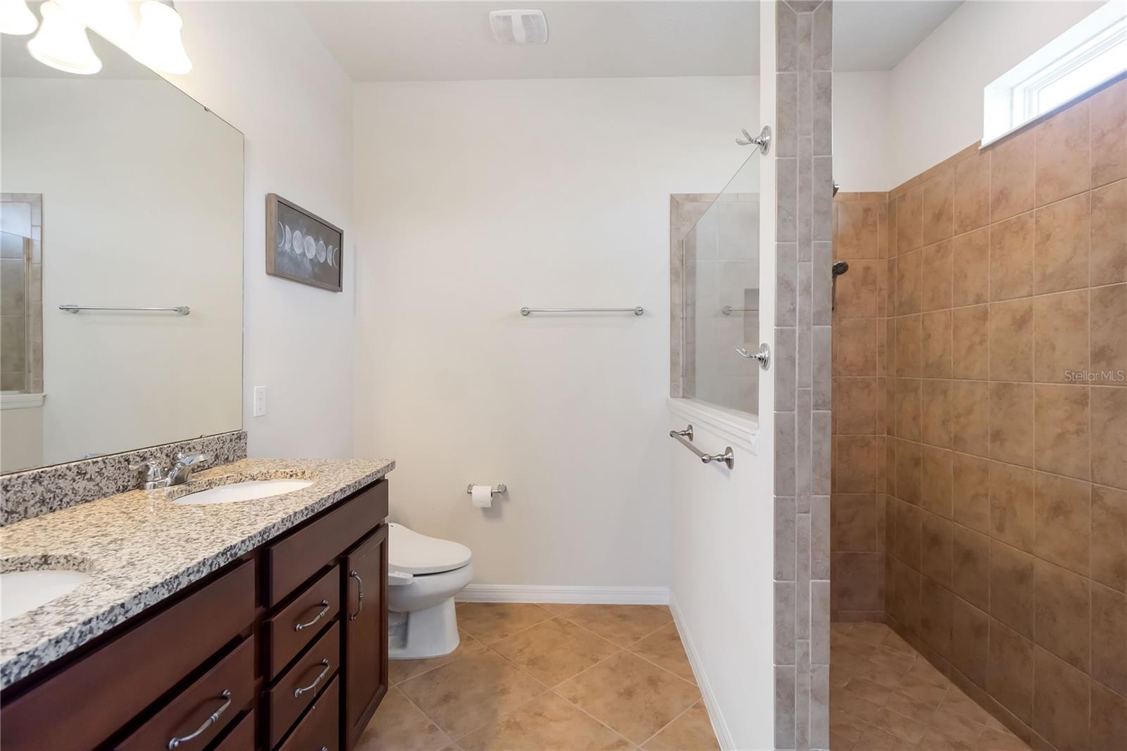 LIVE OAK LAKE PH 1 - Residential