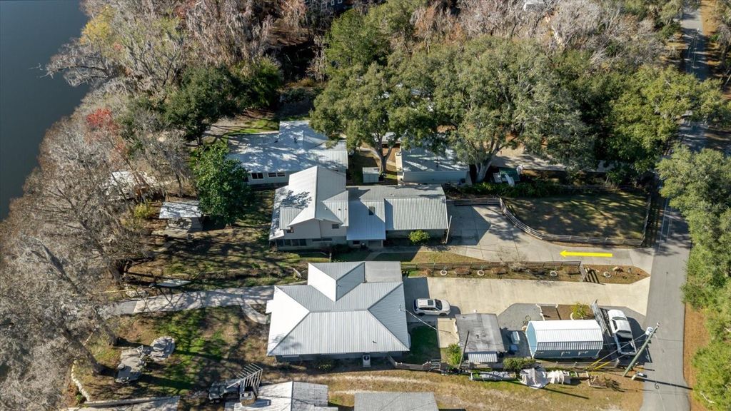 Photo of 28330 Peterson Camp Road, Brooksville, FL 34601 (MLS # TB8470079)